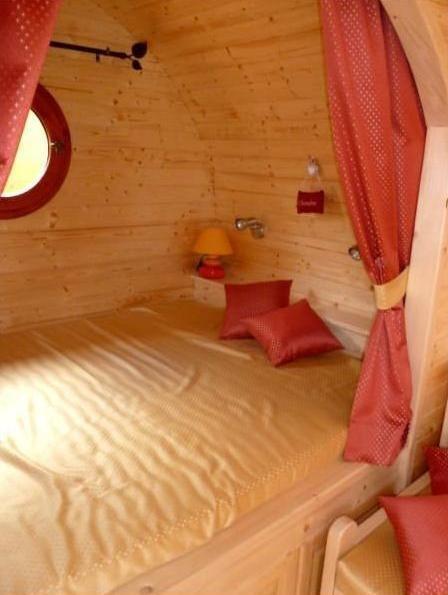 Le Chalet Du Chemin Et Sa Roulotte Berviller-en-Moselle Room photo